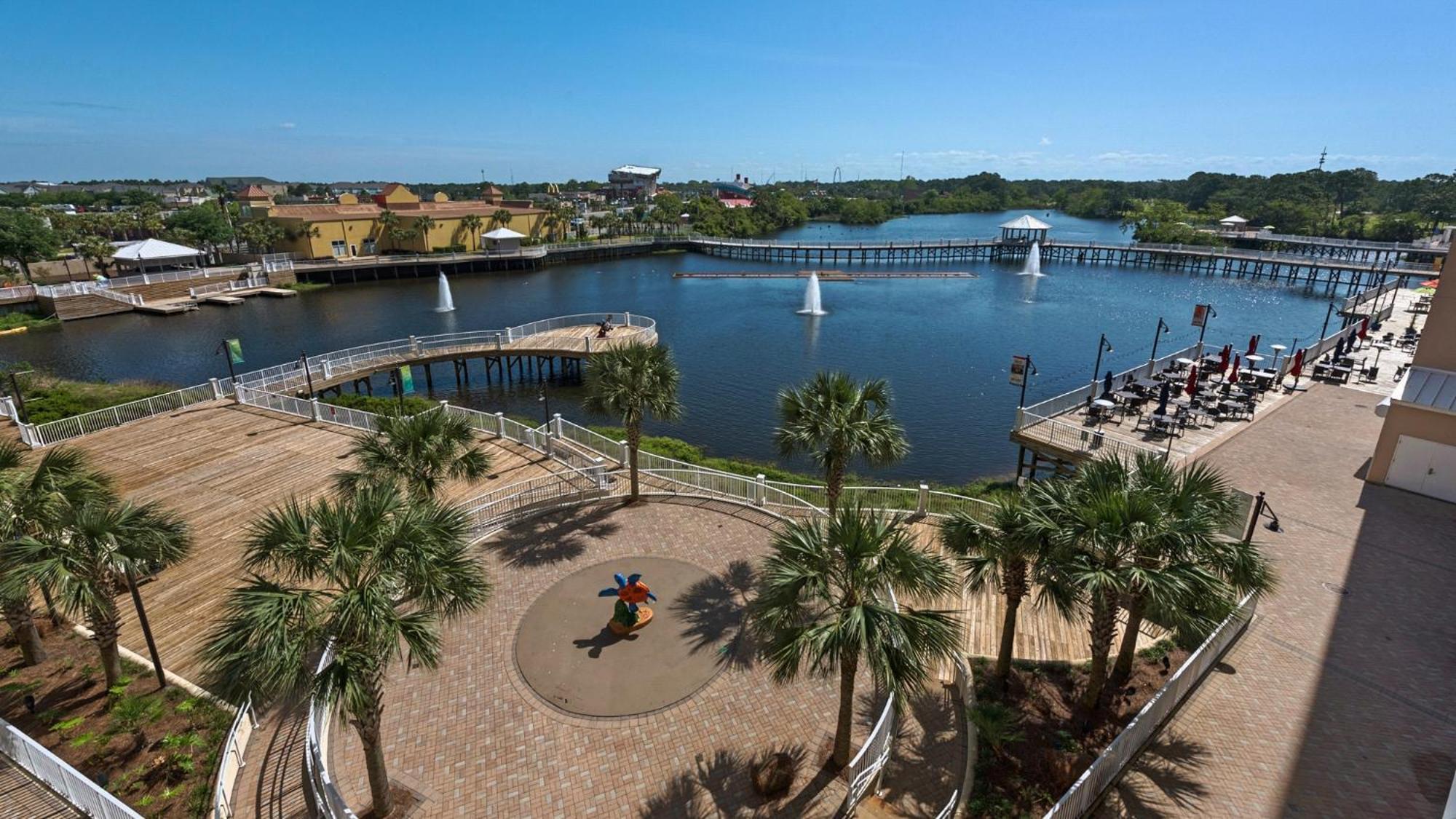 Next To The 10th Floor Pool - Laketown Wharf 1031- 2 Bd Bunks, 2ba, And Amazing Amenities! Holiday home